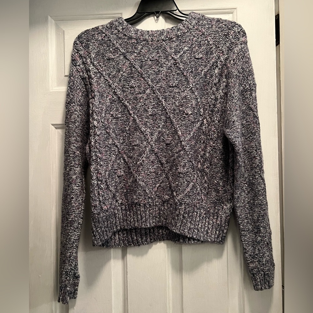 Size medium blue gray marbled blend cable knit diamond cross sweater